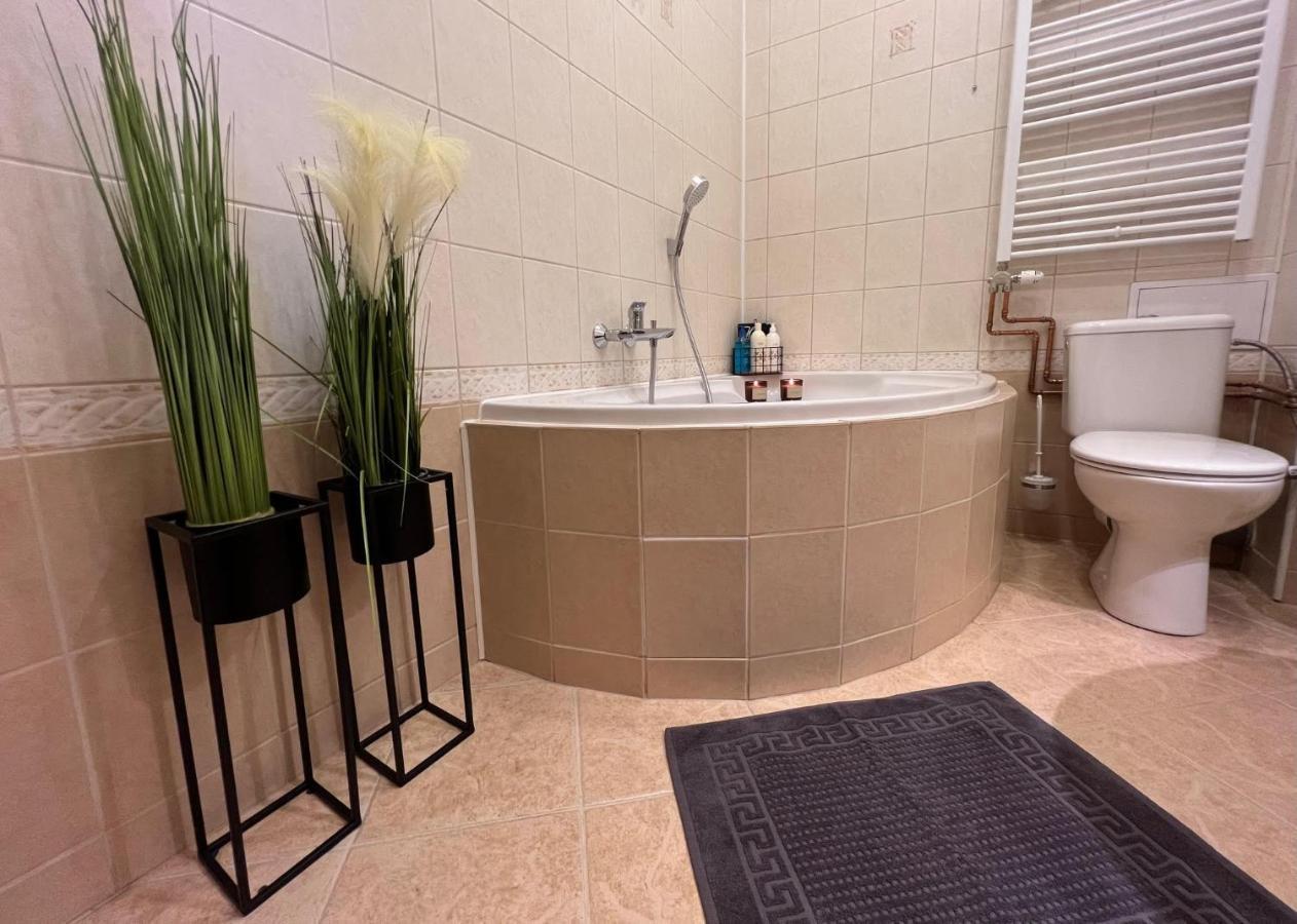 Shelby Apartment Košice Esterno foto